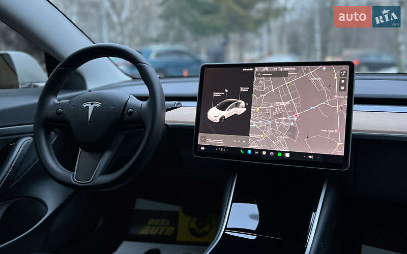 Седан Tesla Model 3 2020 в Львові