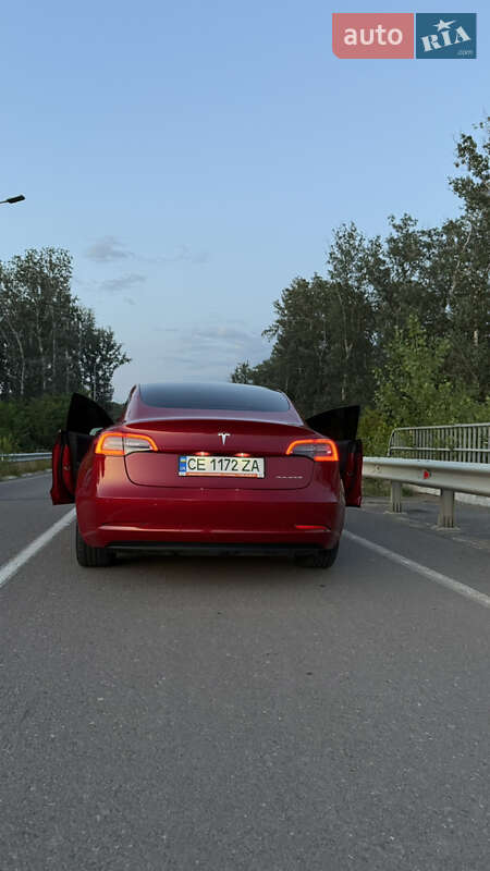 Седан Tesla Model 3 2018 в Новоселиці