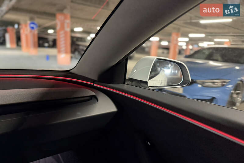 Седан Tesla Model 3 2024 в Києві