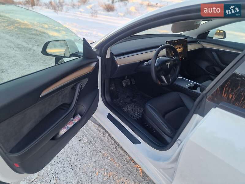 Седан Tesla Model 3 2023 в Києві