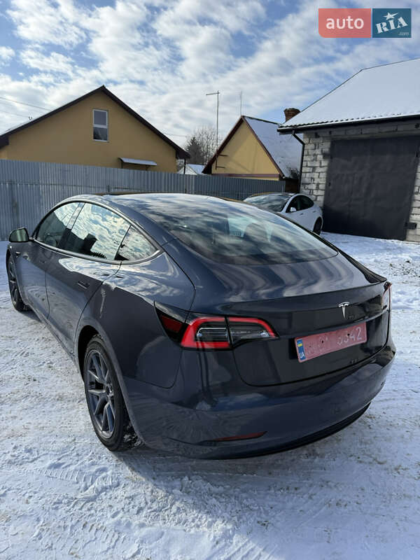 Седан Tesla Model 3 2021 в Луцьку
