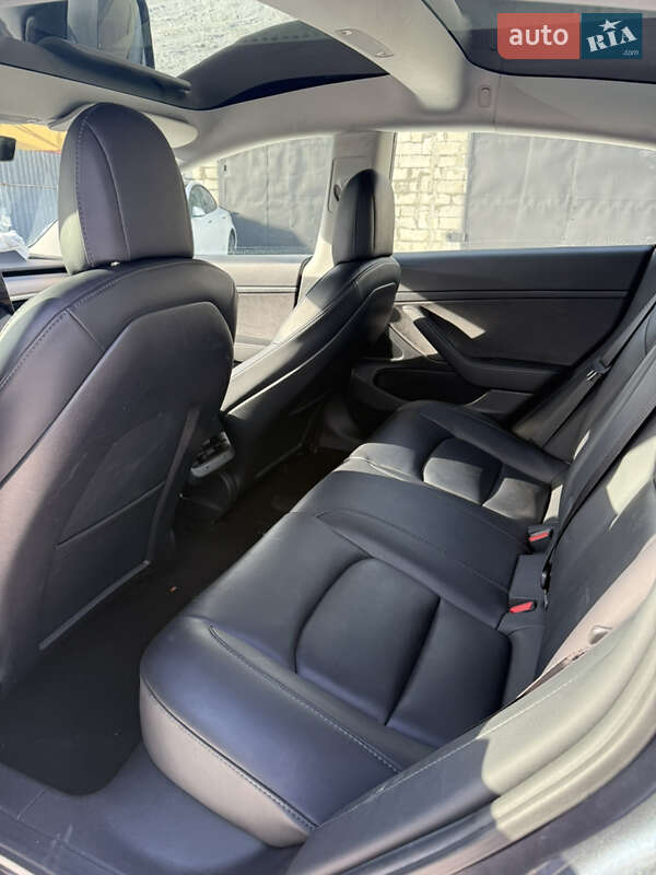 Седан Tesla Model 3 2021 в Луцьку