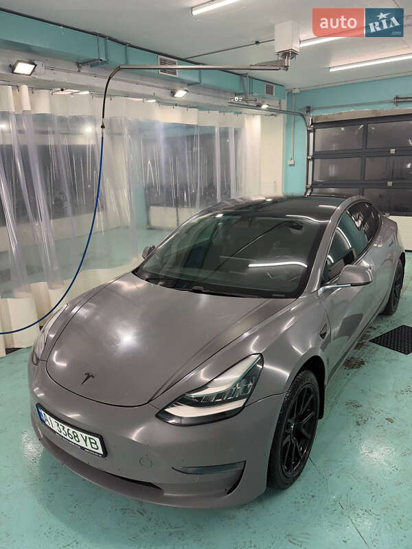 Седан Tesla Model 3 2018 в Києві