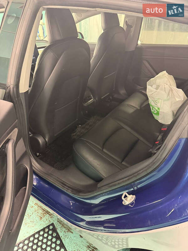 Седан Tesla Model 3 2018 в Києві