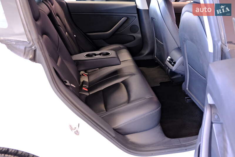 Седан Tesla Model 3 2022 в Одессе