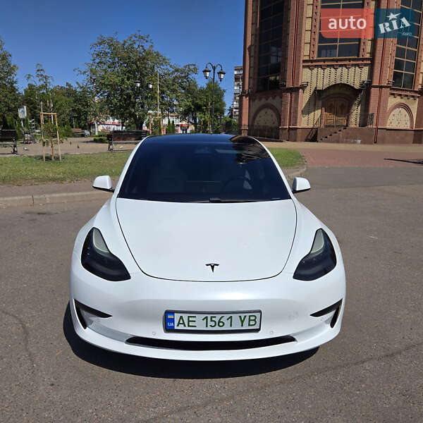 Седан Tesla Model 3 2020 в Кривом Роге