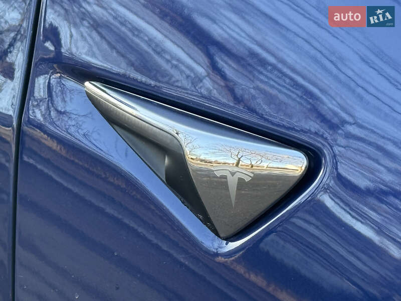 Седан Tesla Model 3 2018 в Одесі