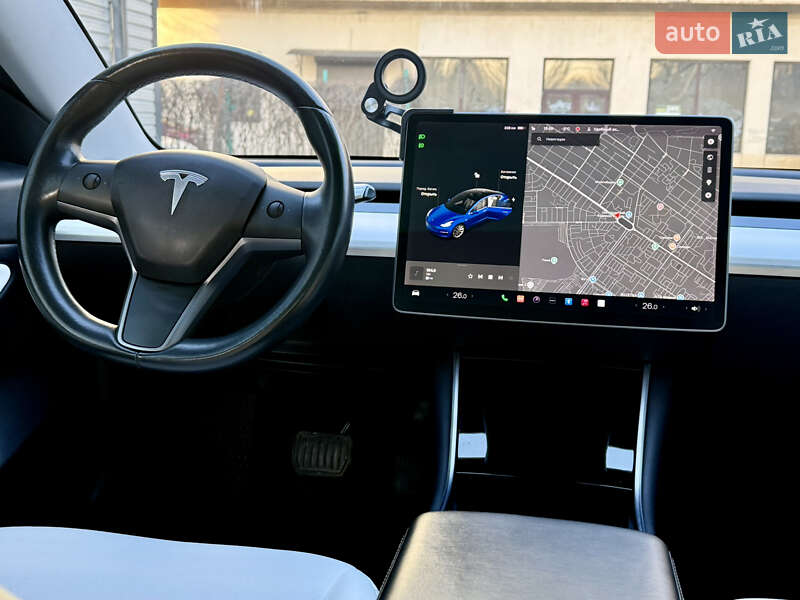 Седан Tesla Model 3 2018 в Одесі