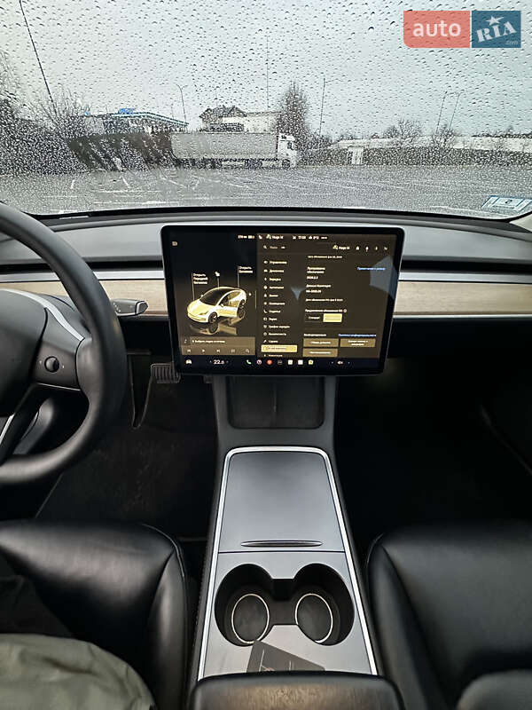 Седан Tesla Model 3 2022 в Ужгороде фото 28 Седан Tesla Model 3 2022 в Ужгороде