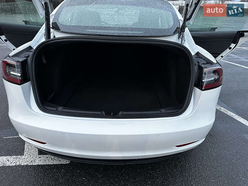 Седан Tesla Model 3 2022 в Ужгороде фото 43 Седан Tesla Model 3 2022 в Ужгороде