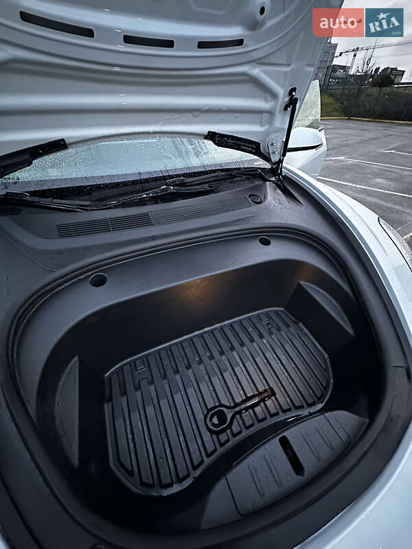 Седан Tesla Model 3 2022 в Ужгороде фото 48 Седан Tesla Model 3 2022 в Ужгороде