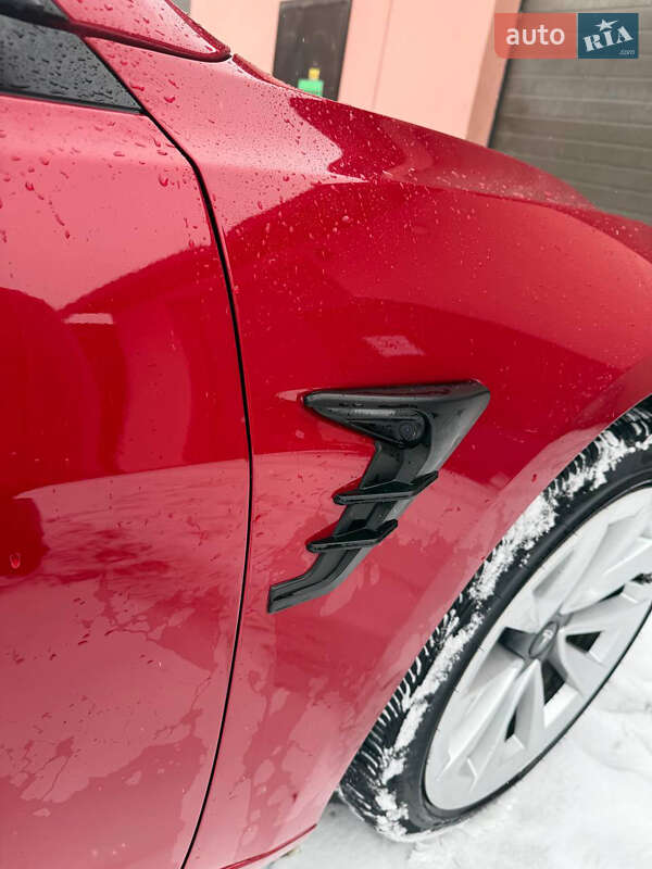 Седан Tesla Model 3 2022 в Бродах