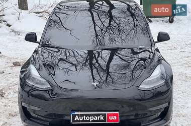 Седан Tesla Model 3 2022 в Киеве