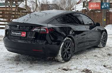 Седан Tesla Model 3 2022 в Киеве