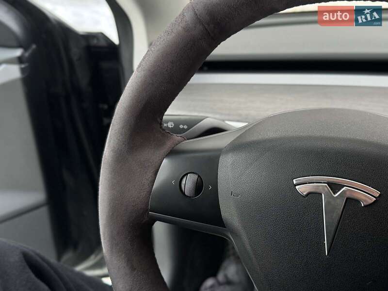Седан Tesla Model 3 2022 в Киеве
