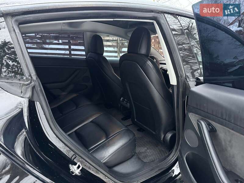 Седан Tesla Model 3 2022 в Киеве