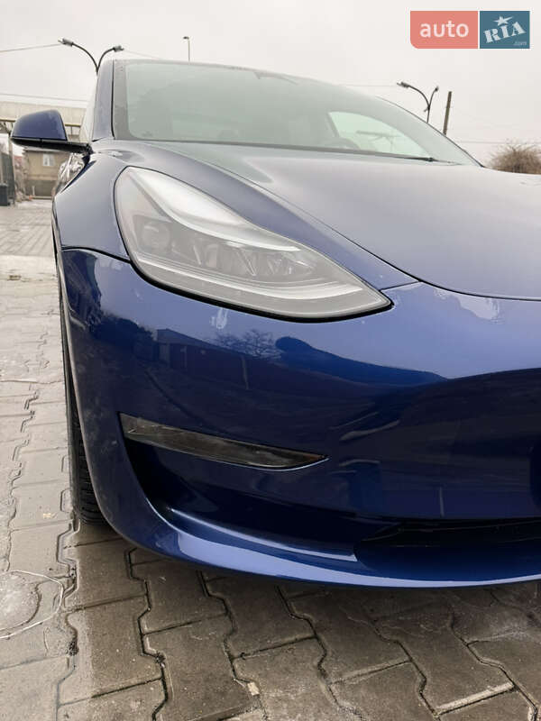 Седан Tesla Model 3 2023 в Одессе