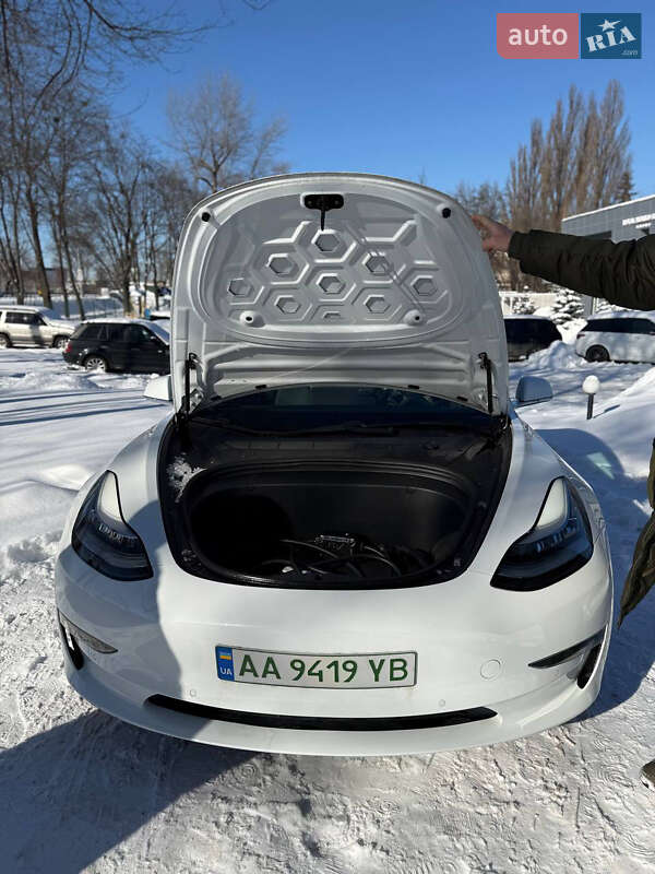Седан Tesla Model 3 2018 в Киеве фото 10 Седан Tesla Model 3 2018 в Киеве