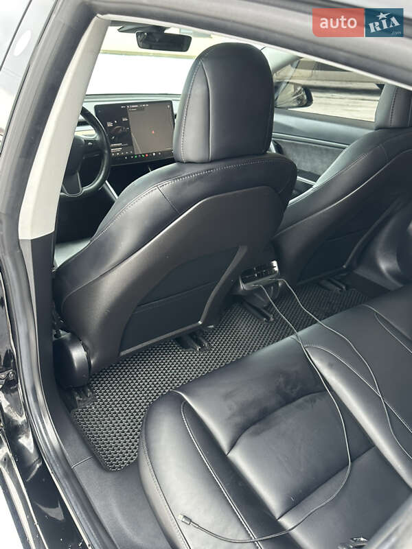 Седан Tesla Model 3 2018 в Ивано-Франковске