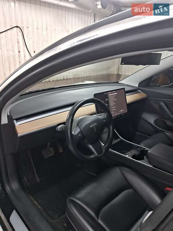Седан Tesla Model 3 2019 в Одесі фото 12 Седан Tesla Model 3 2019 в Одесі