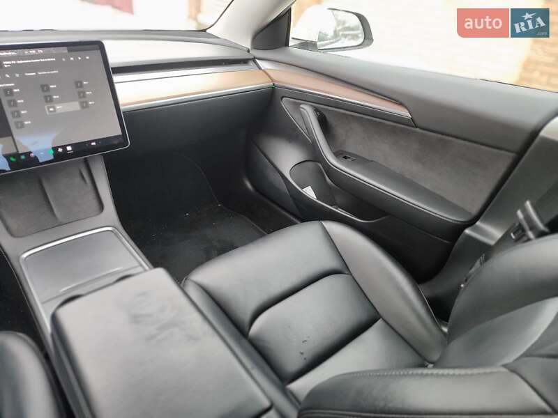 Седан Tesla Model 3 2022 в Києві