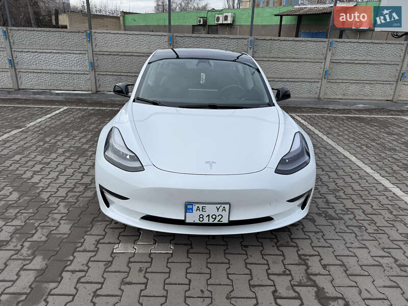 Седан Tesla Model 3 2020 в Кривому Розі