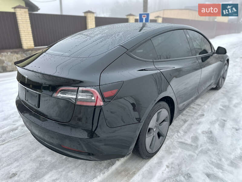 Седан Tesla Model 3 2022 в Виннице