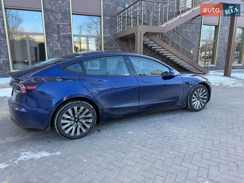 Седан Tesla Model 3 2024 в Одессе
