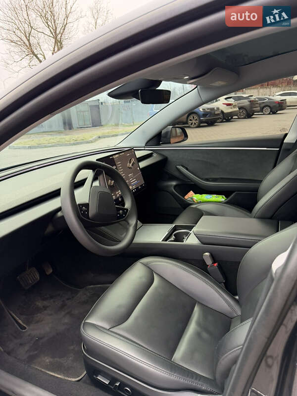 Седан Tesla Model 3 2024 в Чорноморську