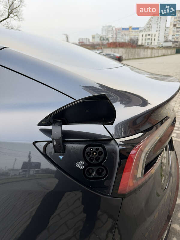 Седан Tesla Model 3 2024 в Чорноморську