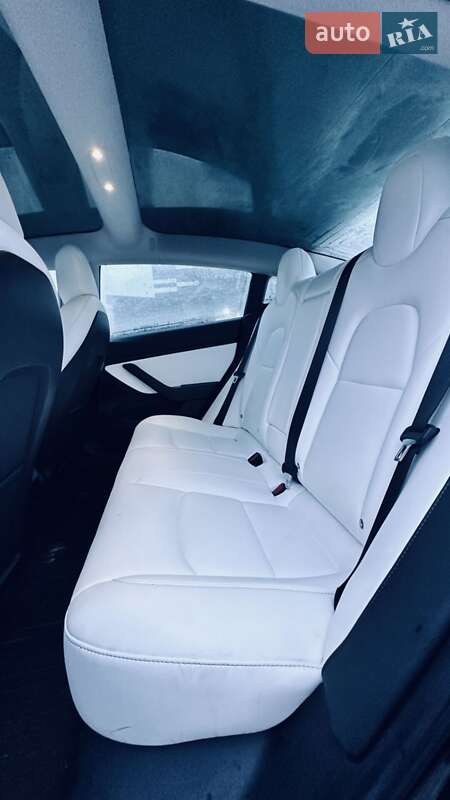 Седан Tesla Model 3 2018 в Харкові