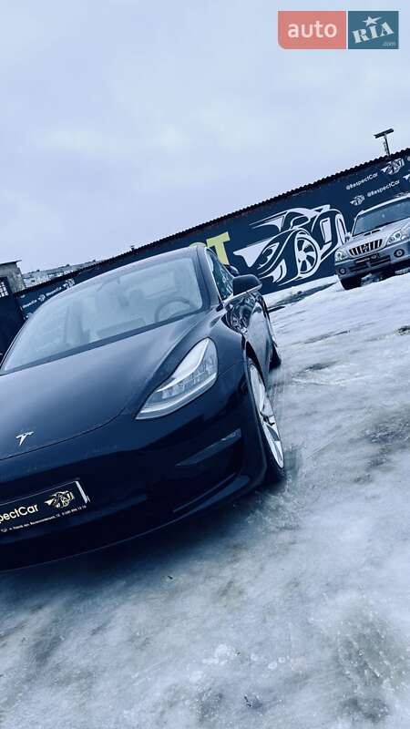 2018 Tesla Model-3, VIN 5YJ3E1EBGJF082267:plate — фото 1 (autoria)