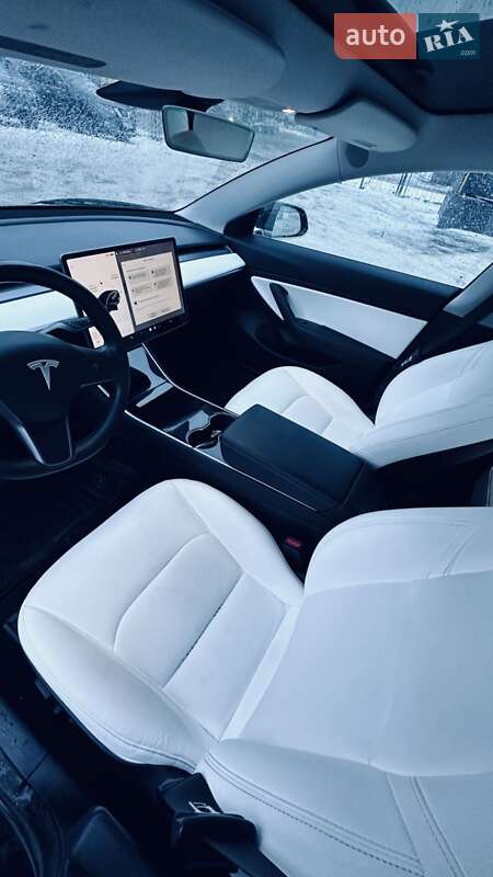 Седан Tesla Model 3 2018 в Харкові