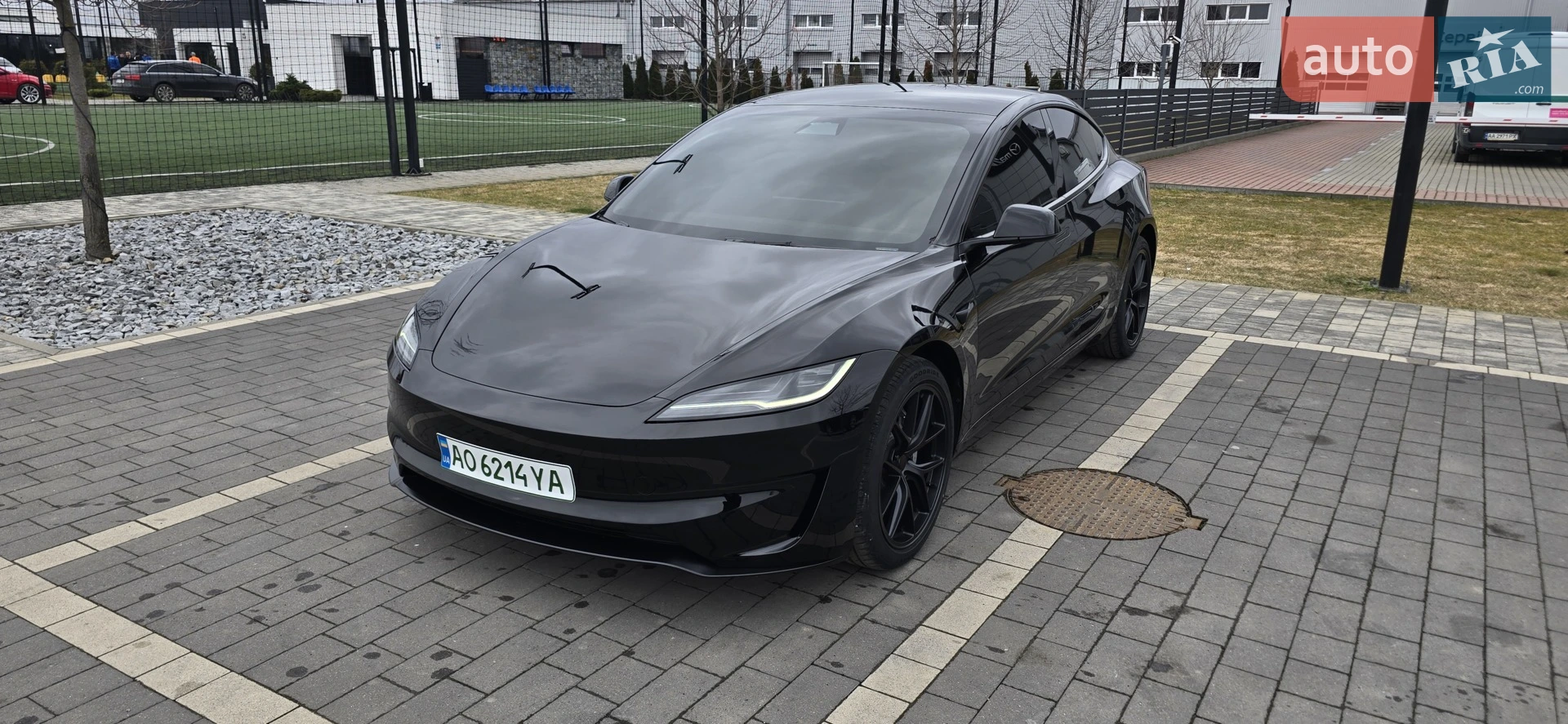 2025 Tesla Model 3 - мініатюра 3