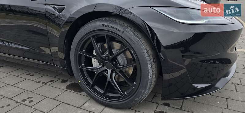 Седан Tesla Model 3 2025 в Мукачевому