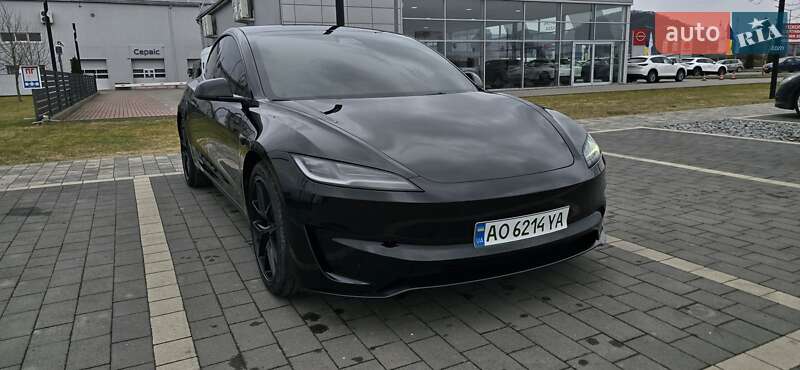 Седан Tesla Model 3 2025 в Мукачевому