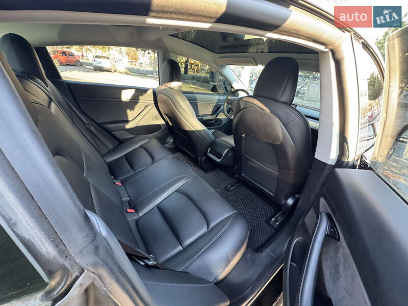 Седан Tesla Model 3 2020 в Одессе