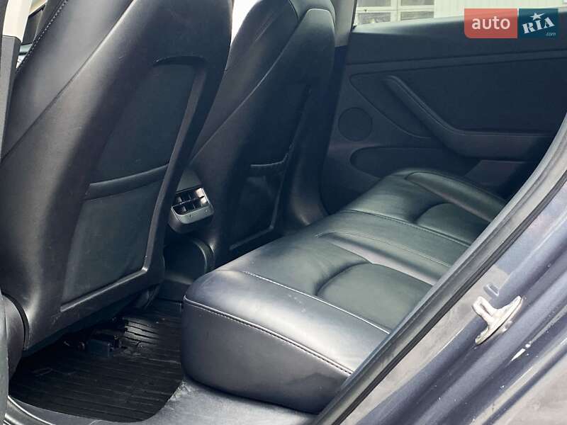 Седан Tesla Model 3 2021 в Києві