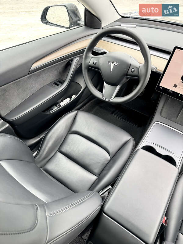 Седан Tesla Model 3 2023 в Киеве