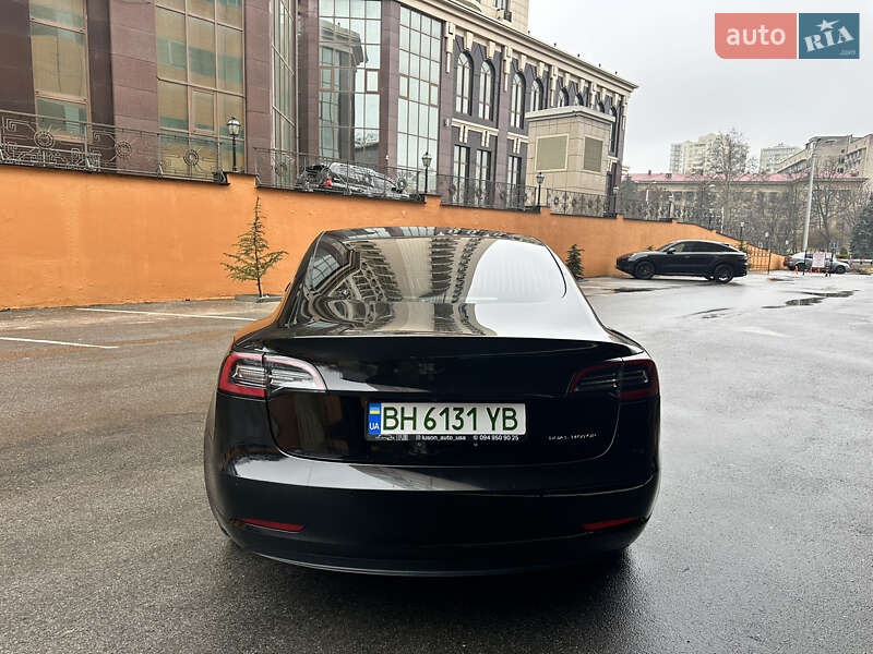 Седан Tesla Model 3 2018 в Одесі