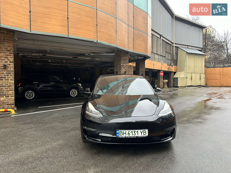 Седан Tesla Model 3 2018 в Одесі