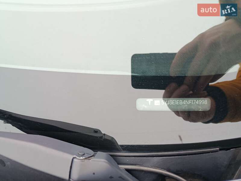 Седан Tesla Model 3 2022 в Звягелі