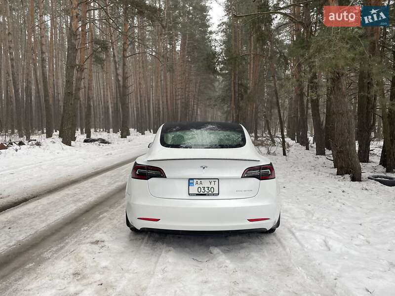 Седан Tesla Model 3 2020 в Киеве