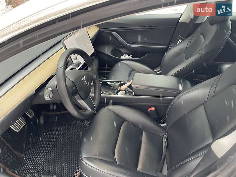 Седан Tesla Model 3 2020 в Киеве