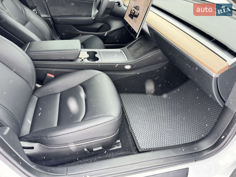 Седан Tesla Model 3 2023 в Дніпрі фото 23 Седан Tesla Model 3 2023 в Дніпрі