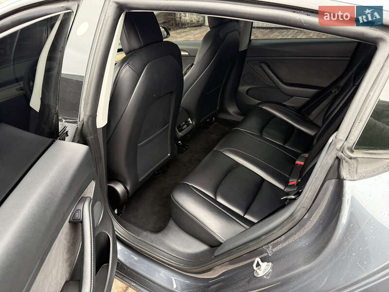 Седан Tesla Model 3 2022 в Дніпрі