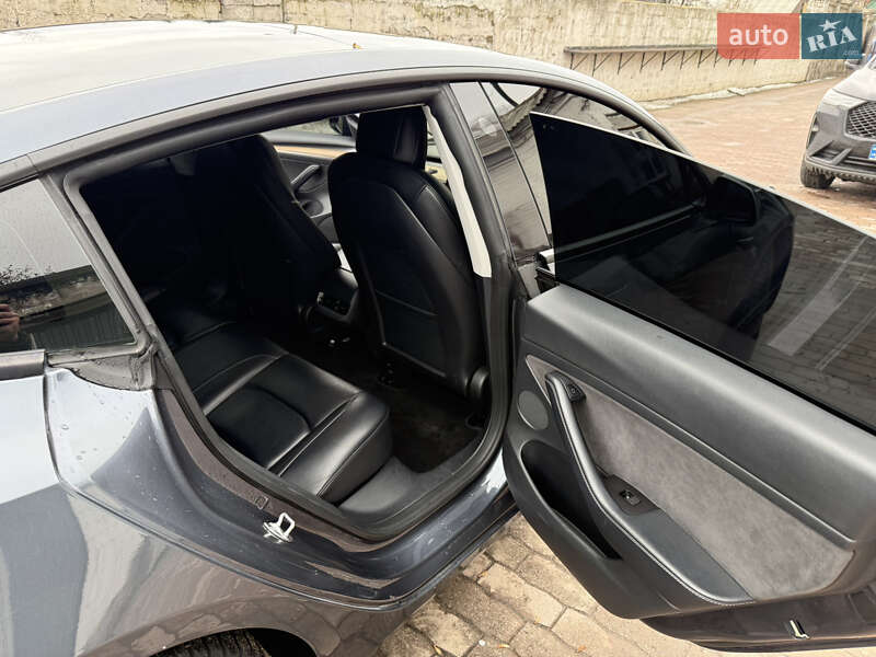 Седан Tesla Model 3 2022 в Дніпрі