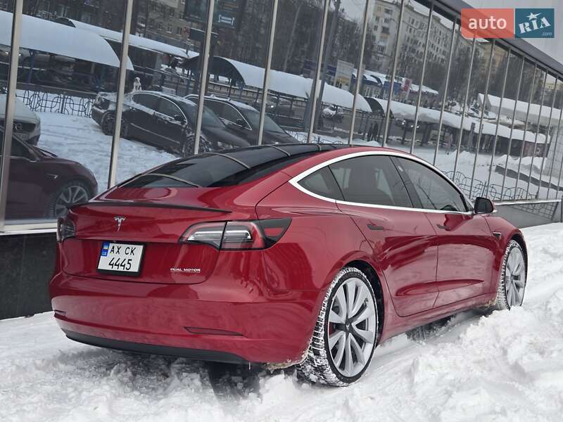 Седан Tesla Model 3 2019 в Киеве