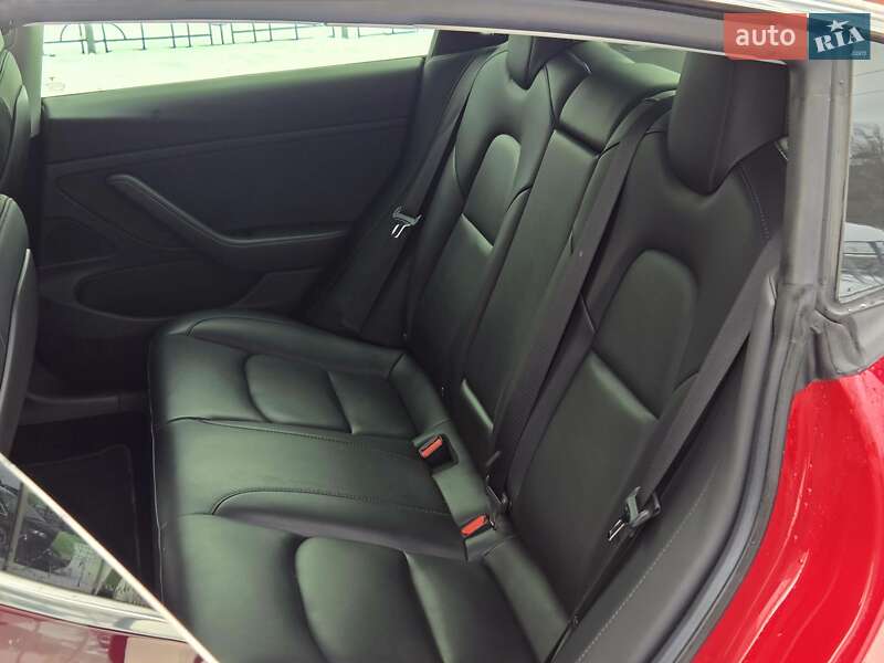Седан Tesla Model 3 2019 в Киеве