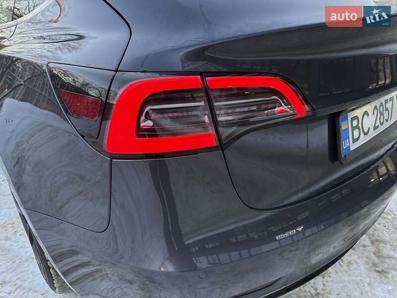 Седан Tesla Model 3 2019 в Львове фото 25 Седан Tesla Model 3 2019 в Львове